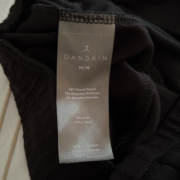 Black Danskin jogger size medium. - Picture 4 of 6